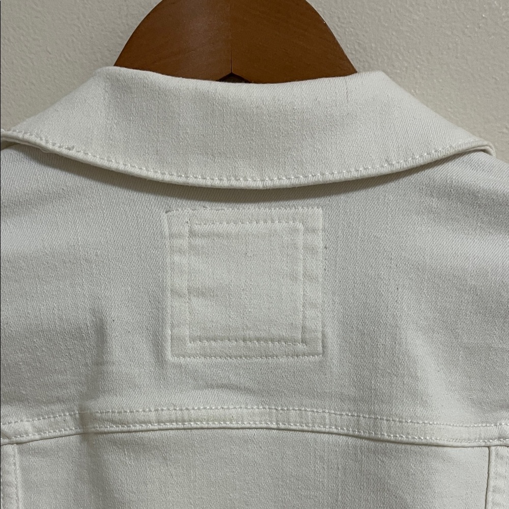 White Jean Jacket Denim Coat Size Small Button Down Pockets Classic Staple - Picture 13 of 16